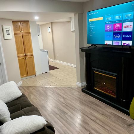 1 Room In A Cozy And Beautiful Basement Гвелф Екстер'єр фото